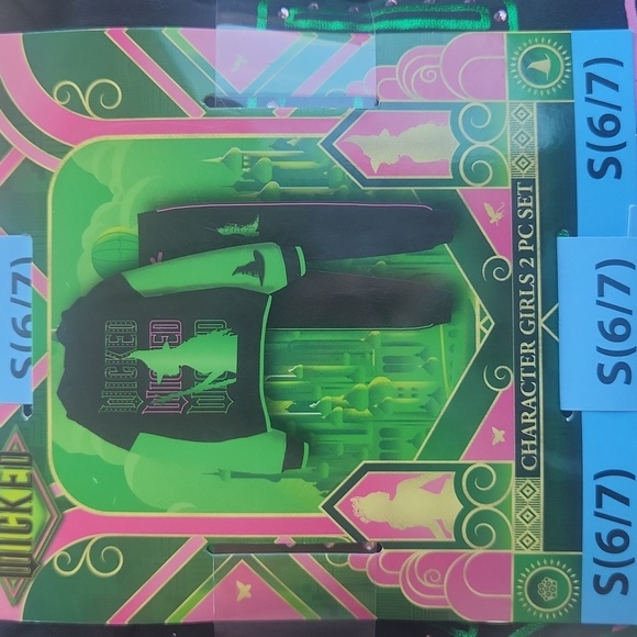 Wicked 2 Piece Black & Green Sweatsuit Girls Size   NWT - Picture 1 of 8